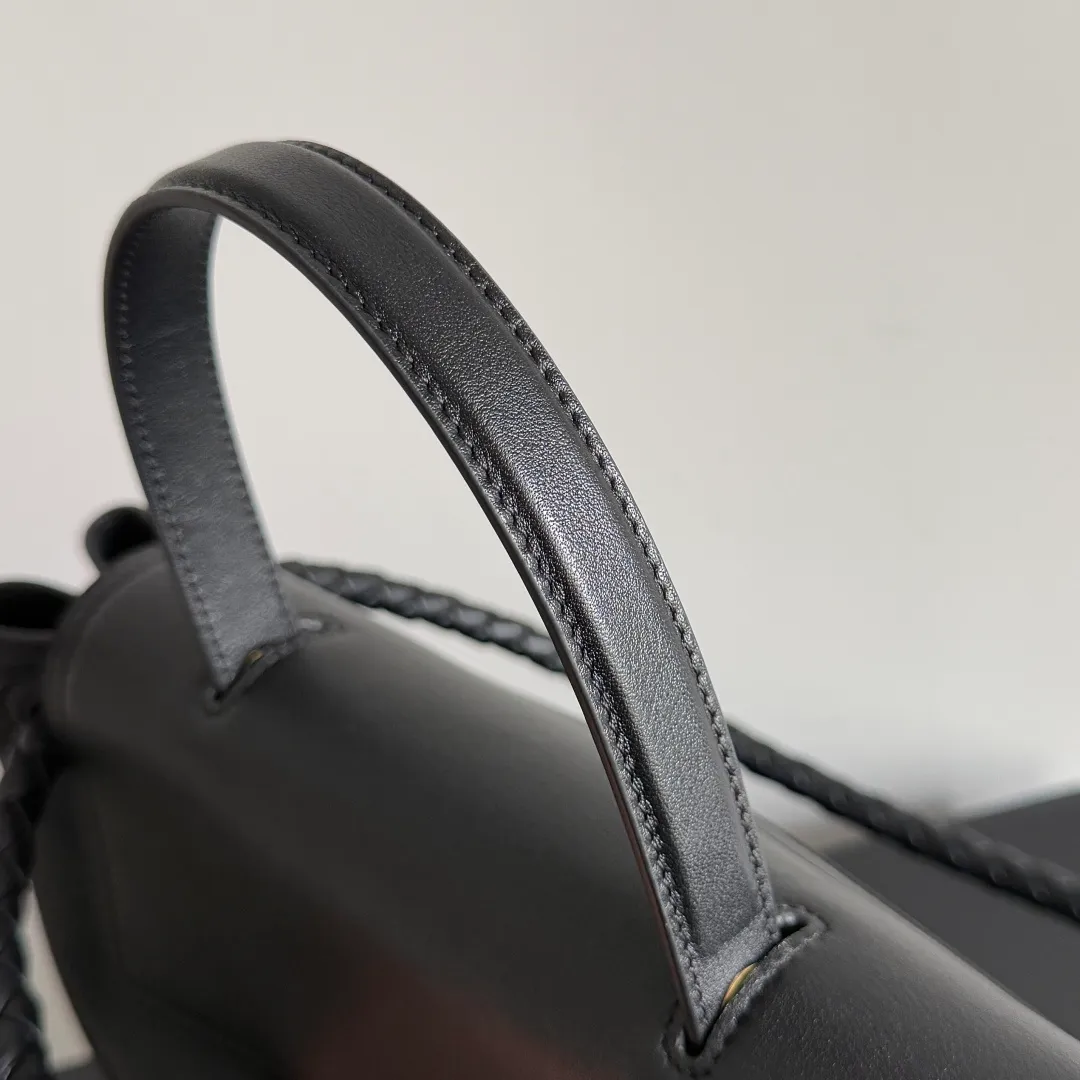 Batch 2360 black more details